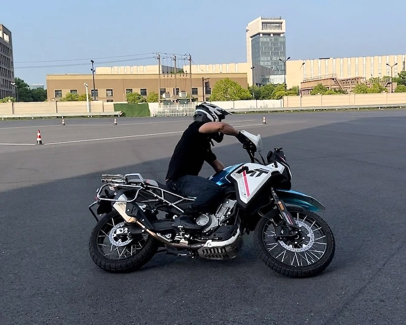450mt-motorky-cfmoto